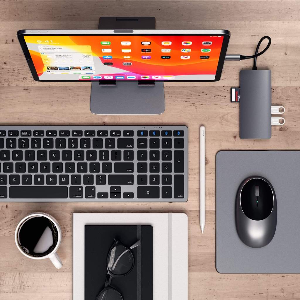 USB-концентратор Satechi Aluminum Multi-PortAdapter V2. Интерфейс USB-C. Цвет серый космос